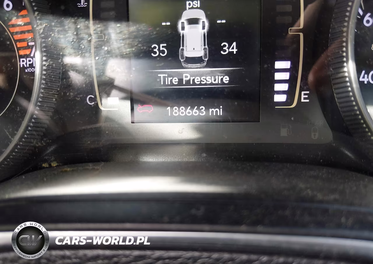 2019 Jeep Cherokee Latitude Plus 4X4 VIN:1C4PJMLB3KD107894 - 15