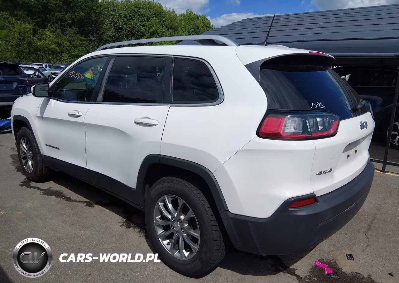 2019 Jeep Cherokee Latitude Plus 4X4 VIN:1C4PJMLB3KD107894 - 3
