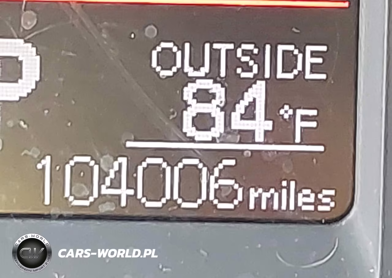2018 Toyota Corolla Le VIN:5YFBURHE3JP849693 - 15