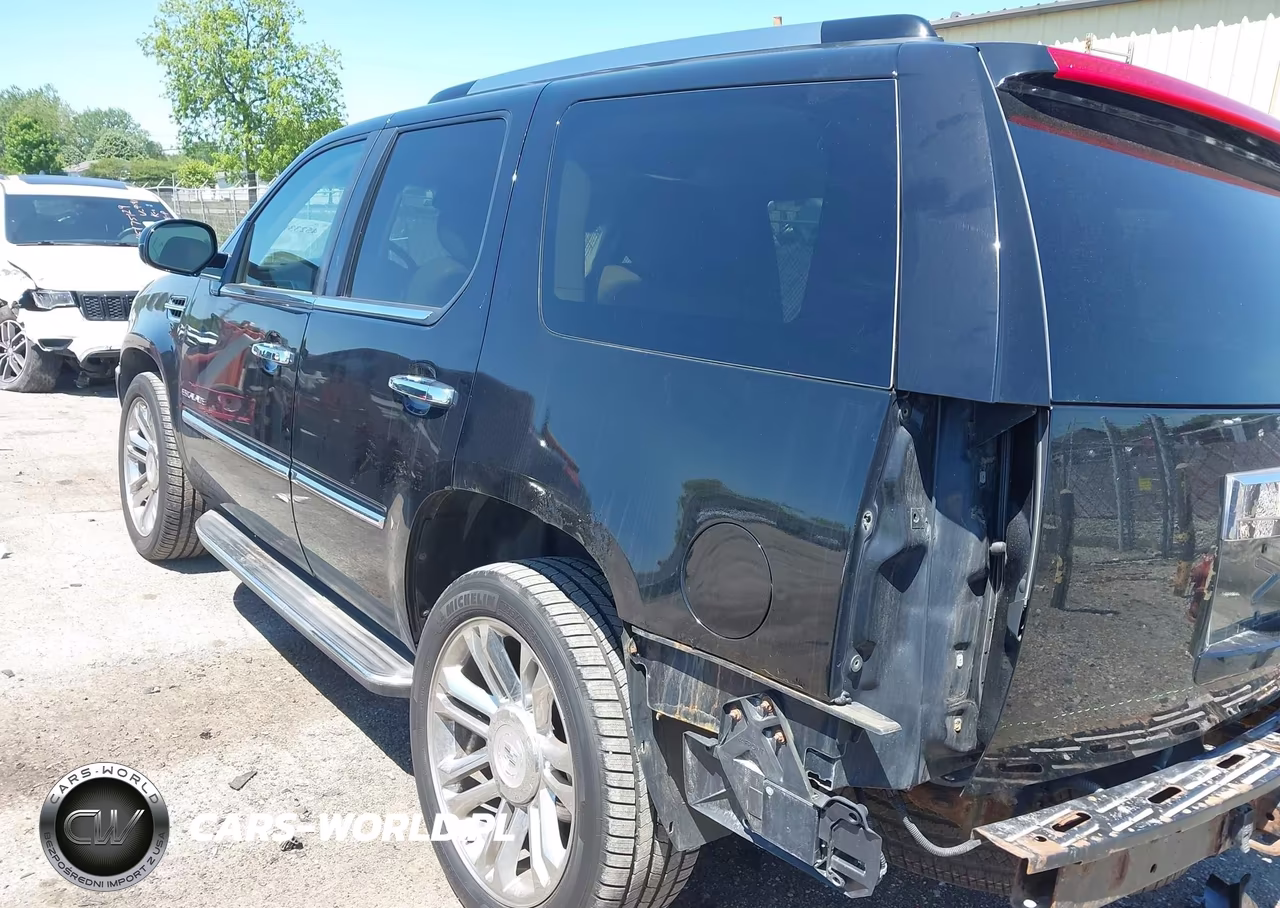 2011 Cadillac Escalade Luxury VIN:1GYS4BEF4BR133035 - 3