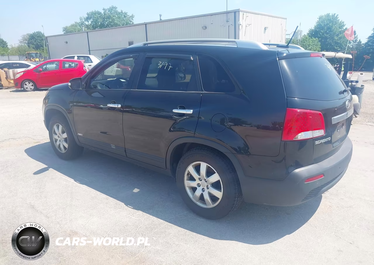 2011 Kia Sorento Lx VIN:5XYKTCA15BG019973 - 3