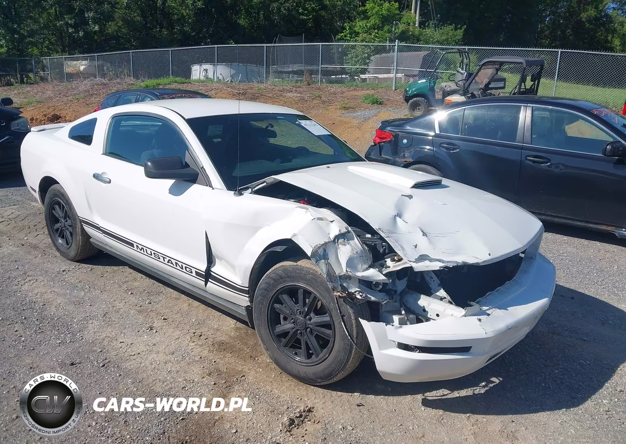 2007 Ford Mustang V6 Deluxe-V6 Premium