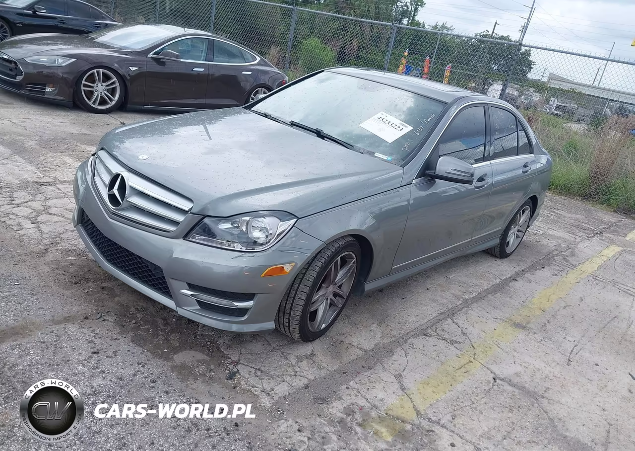 2013 Mercedes-Benz C 250 Sport VIN:WDDGF4HB2DR290209 - 2