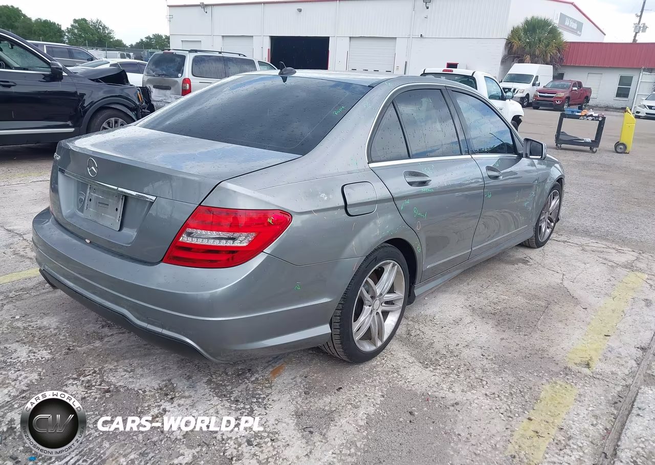2013 Mercedes-Benz C 250 Sport VIN:WDDGF4HB2DR290209 - 4