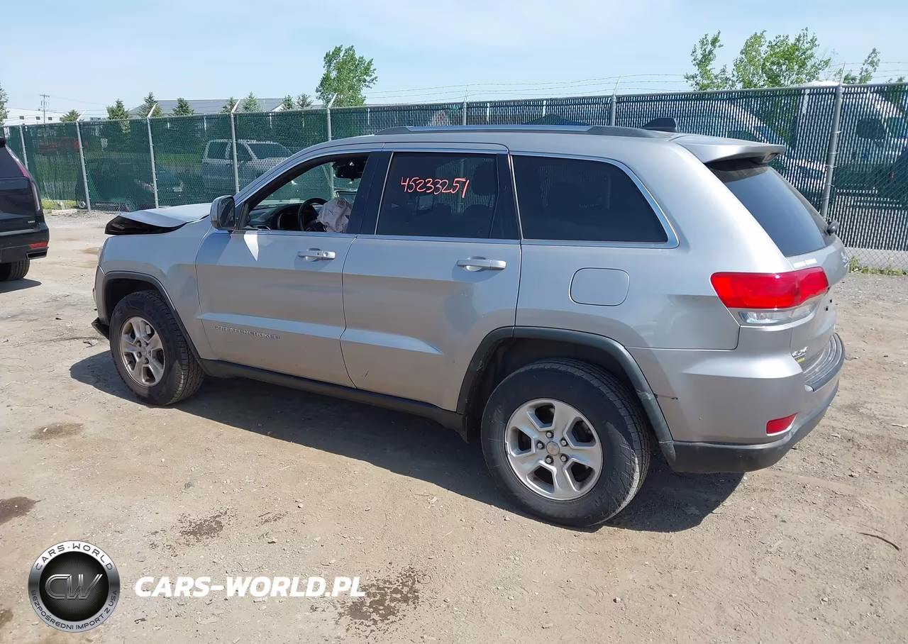 2015 Jeep Grand Cherokee Laredo VIN:1C4RJFAG3FC830269 - 3