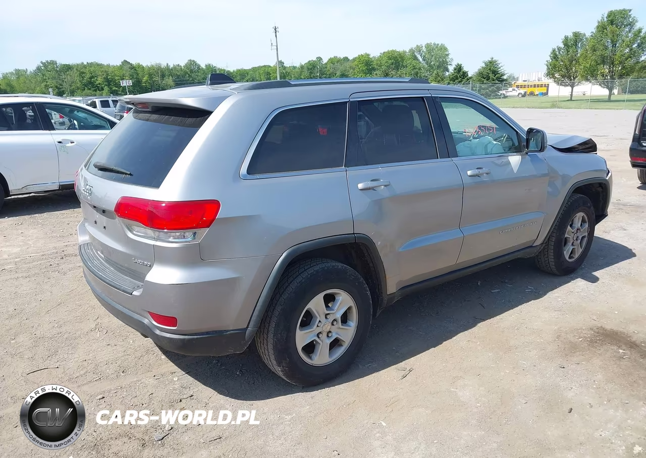 2015 Jeep Grand Cherokee Laredo VIN:1C4RJFAG3FC830269 - 4