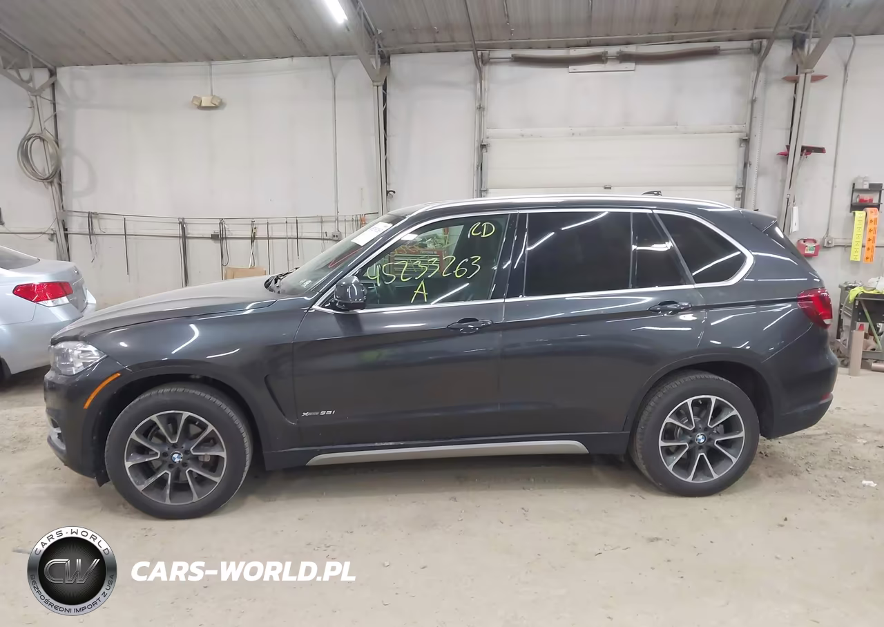 2017 BMW X5 xDrive35I VIN:5UXKR0C51H0V65762 - 14