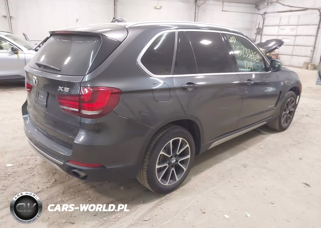 2017 BMW X5 xDrive35I VIN:5UXKR0C51H0V65762 - 4
