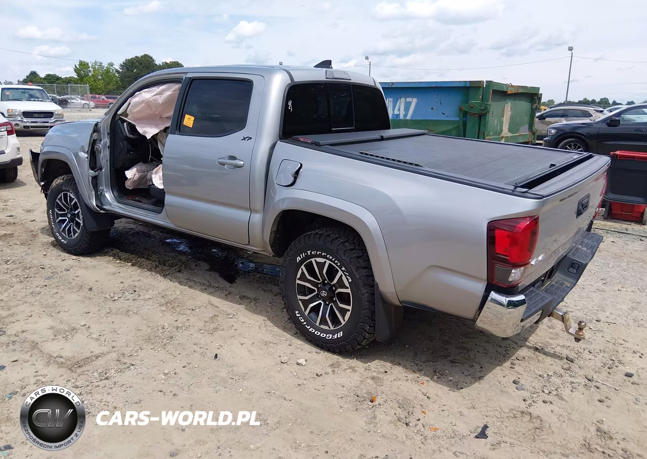 2018 Toyota Tacoma Sr5 V6 VIN:3TMCZ5AN4JM145986 - 3
