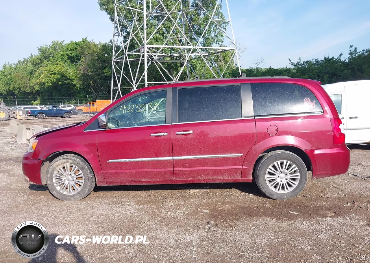 2015 Chrysler Town & Country Touring-L VIN:2C4RC1CG9FR525652 - 13