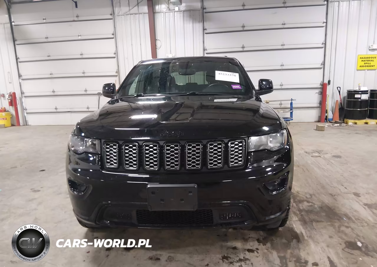 2018 Jeep Grand Cherokee Altitude 4X4 VIN:1C4RJFAG1JC203868 - 12