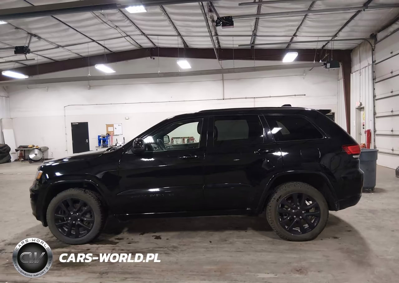 2018 Jeep Grand Cherokee Altitude 4X4 VIN:1C4RJFAG1JC203868 - 14