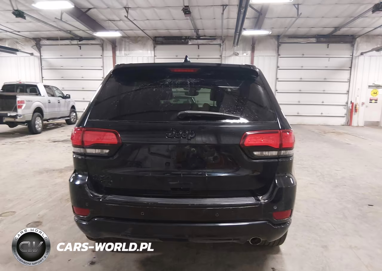 2018 Jeep Grand Cherokee Altitude 4X4 VIN:1C4RJFAG1JC203868 - 16