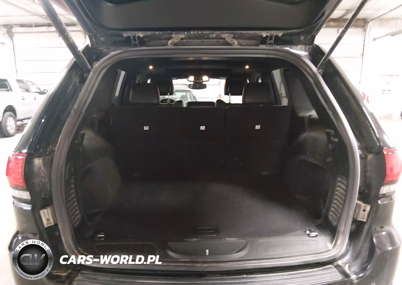 2018 Jeep Grand Cherokee Altitude 4X4 VIN:1C4RJFAG1JC203868 - 17