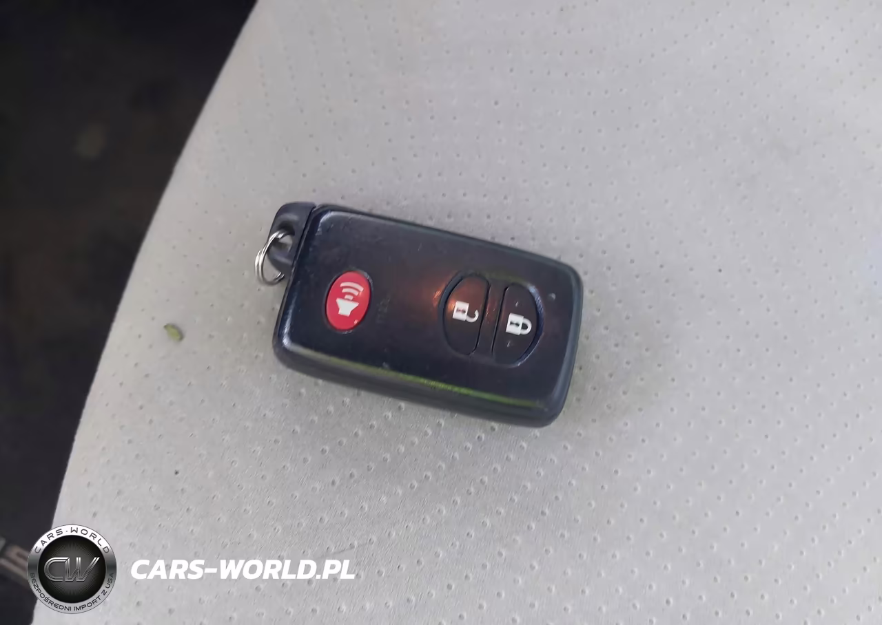 2012 Toyota Prius Two VIN:JTDKN3DU0C5402407 - 11