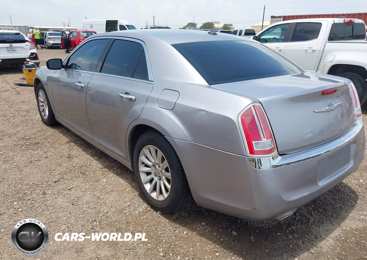 2013 Chrysler 300 Motown VIN:2C3CCAAG8DH741346 - 3