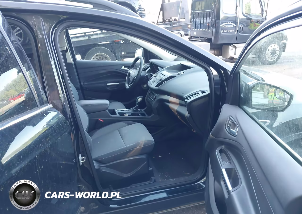 2018 Ford Escape Se VIN:1FMCU9GD3JUD24161 - 5