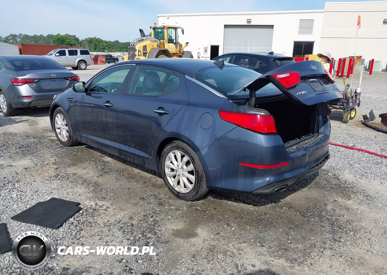2015 Kia Optima Lx VIN:5XXGM4A74FG425699 - 3