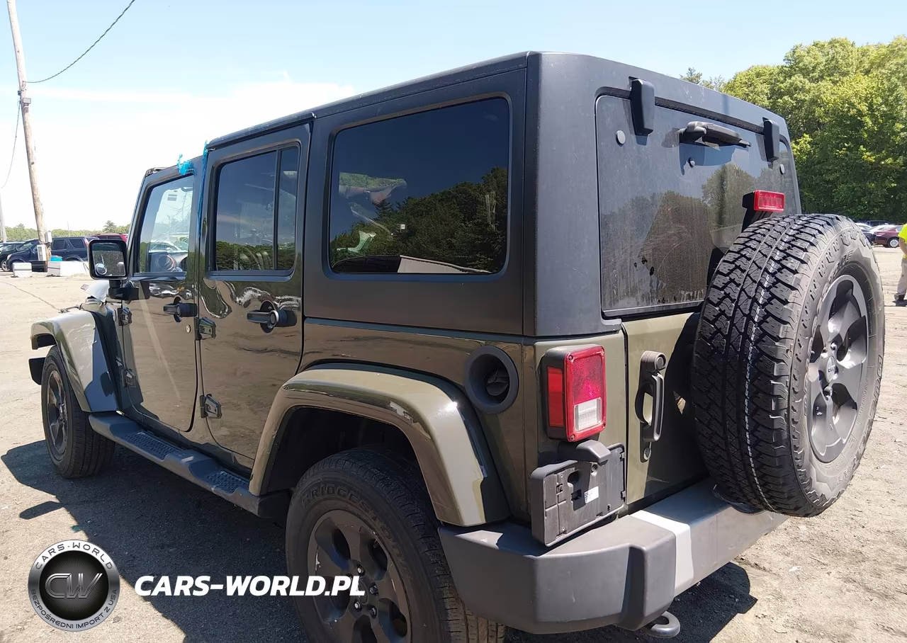 2015 Jeep Wrangler Unlimited Sahara VIN:1C4HJWEG4FL538118 - 3