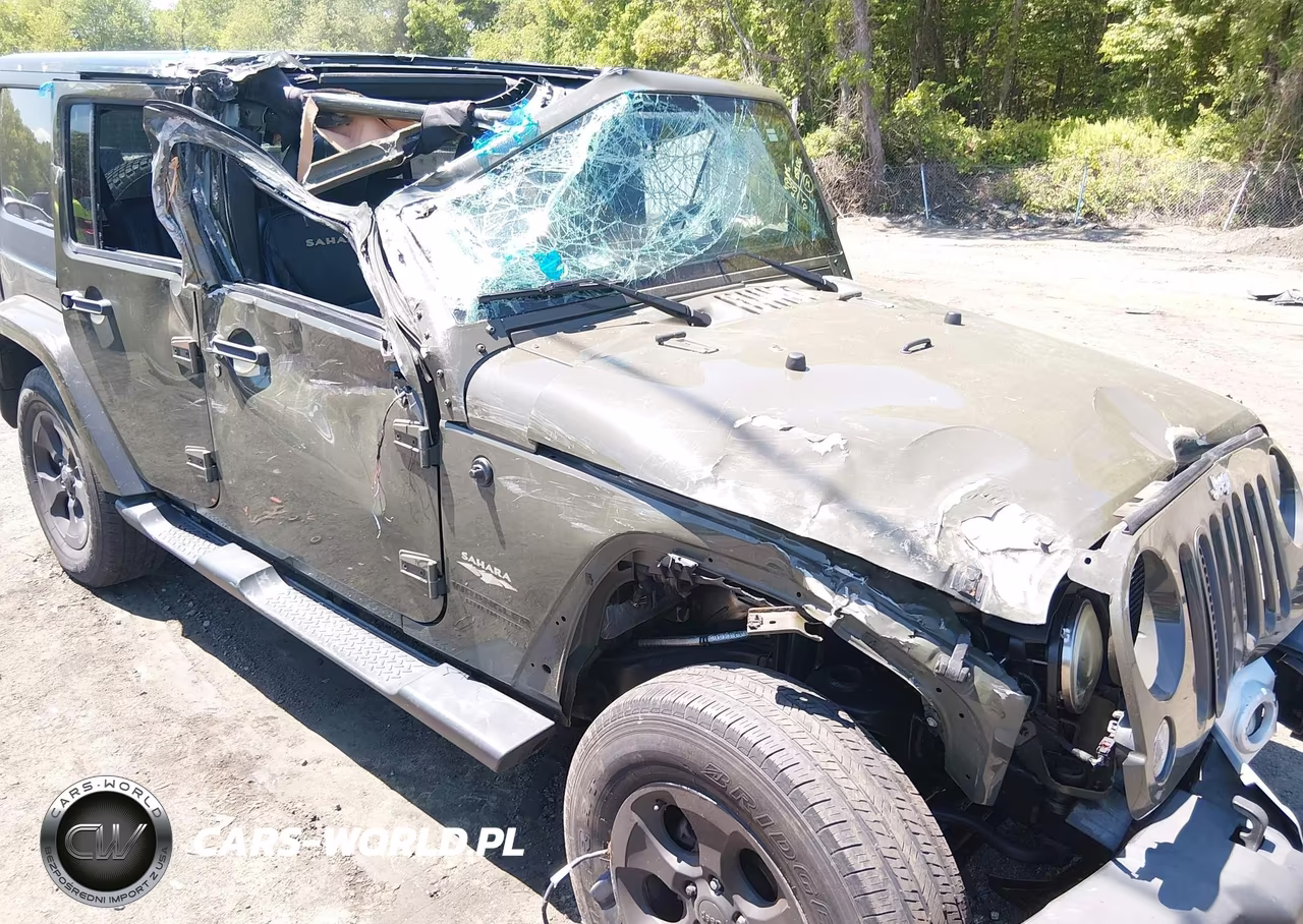 2015 Jeep Wrangler Unlimited Sahara VIN:1C4HJWEG4FL538118 - 6