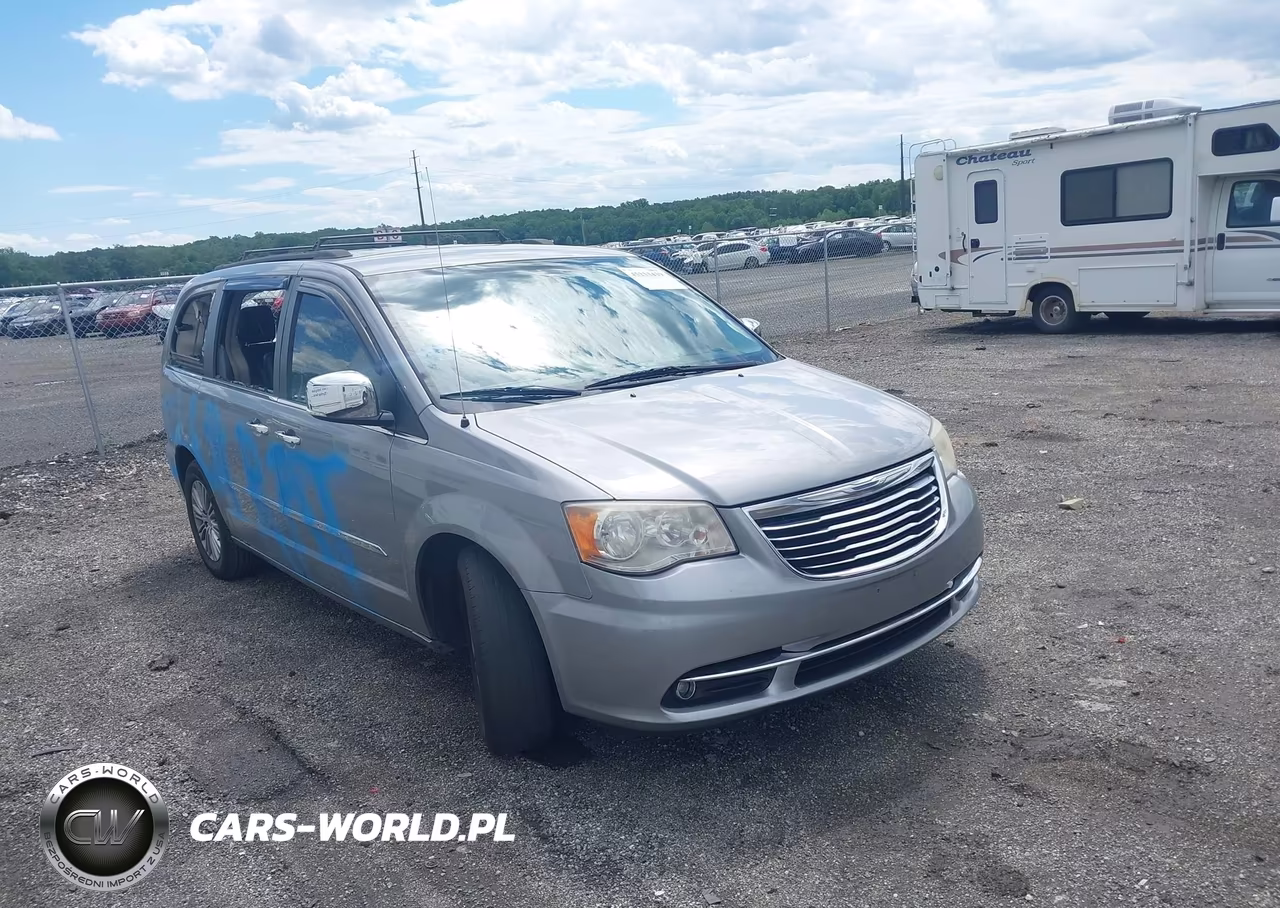 2015 Chrysler Town & Country Touring-L