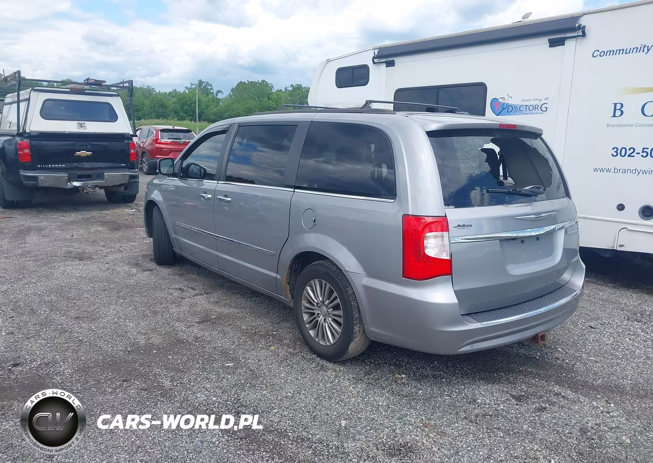 2015 Chrysler Town & Country Touring-L VIN:2C4RC1CG6FR506699 - 3