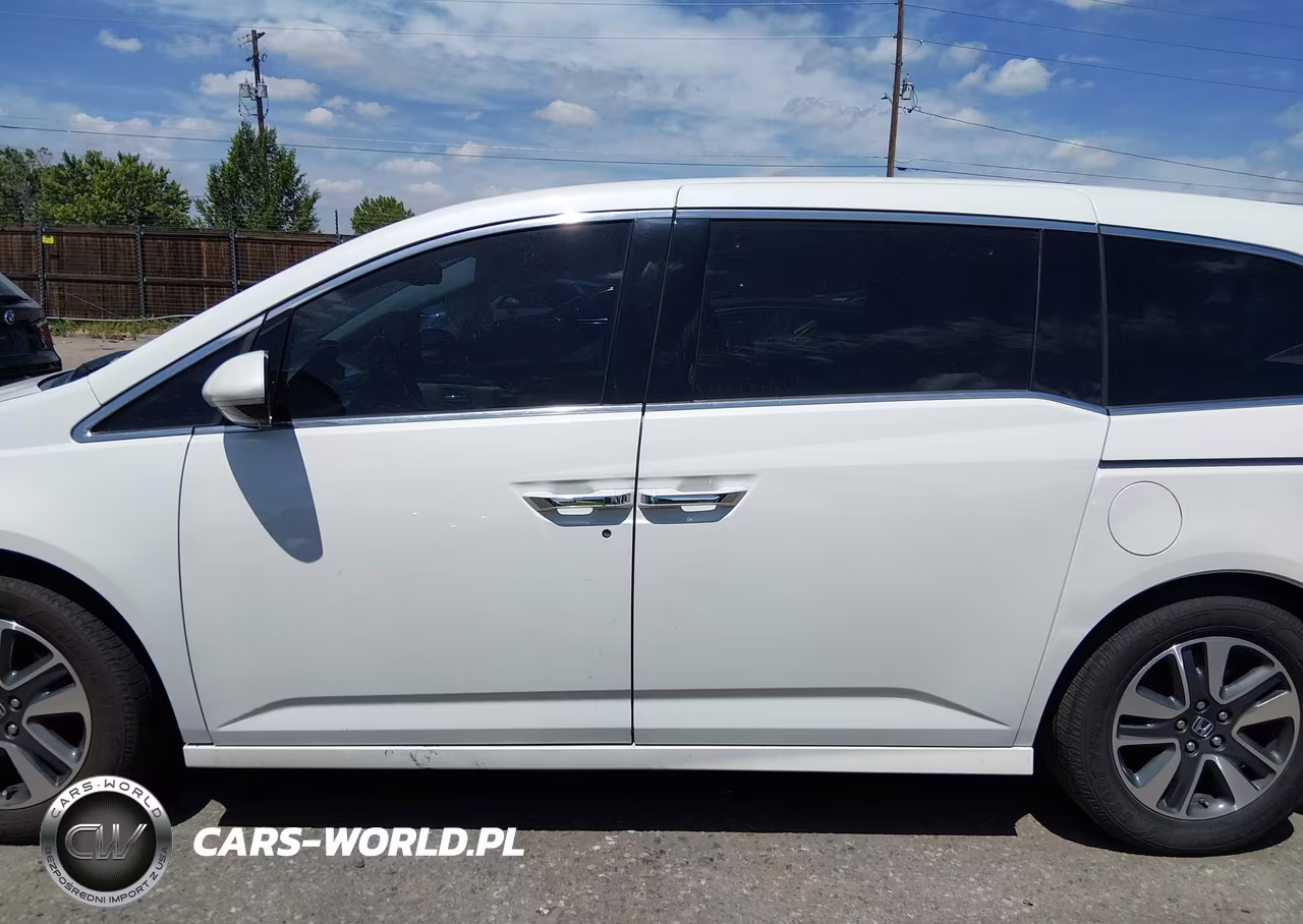 2014 Honda Odyssey Touring-Touring Elite VIN:5FNRL5H94EB097310 - 15