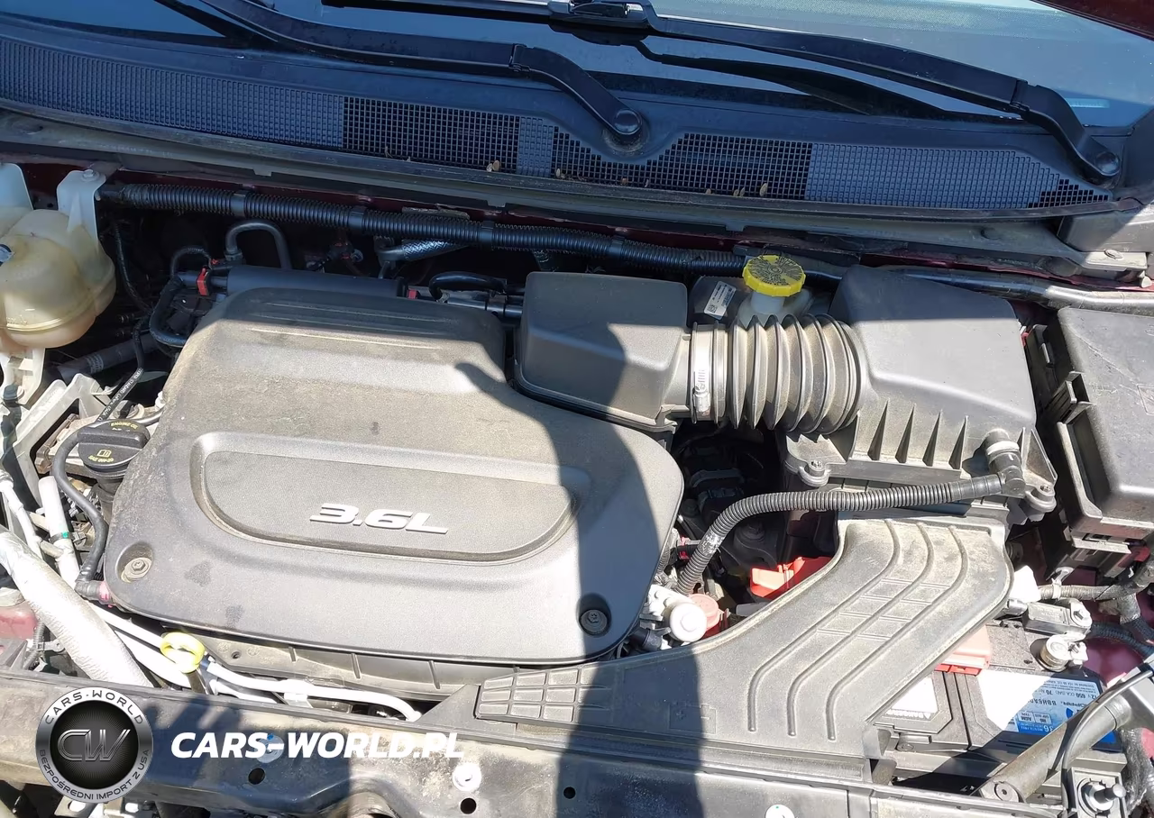 2019 Chrysler Pacifica Touring L Plus VIN:2C4RC1EG7KR540237 - 10