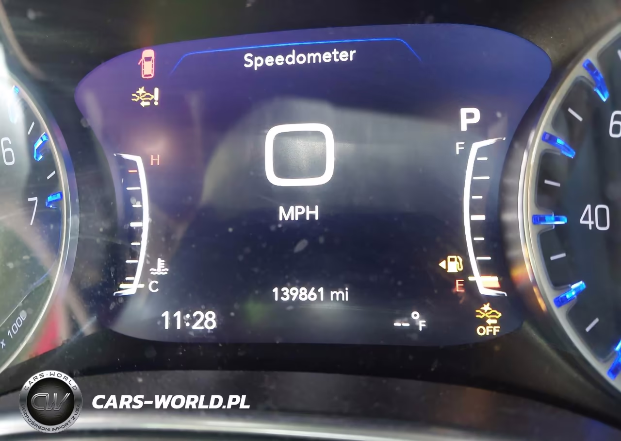 2019 Chrysler Pacifica Touring L Plus VIN:2C4RC1EG7KR540237 - 16