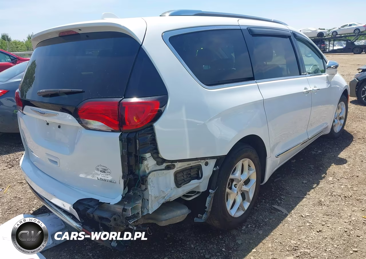 2020 Chrysler Pacifica Limited VIN:2C4RC1GG7LR176061 - 6