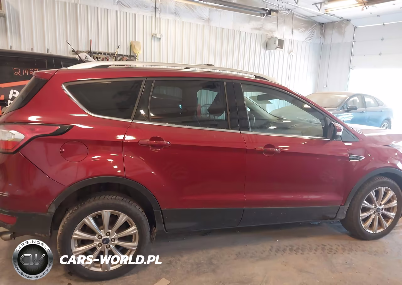 2018 Ford Escape Titanium VIN:1FMCU9J95JUC33803 - 13