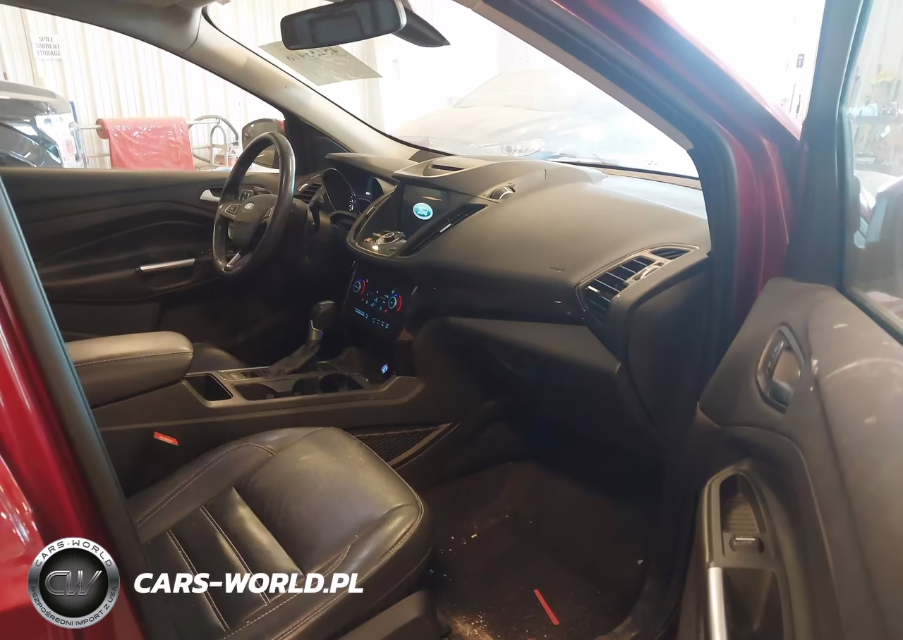 2018 Ford Escape Titanium VIN:1FMCU9J95JUC33803 - 5