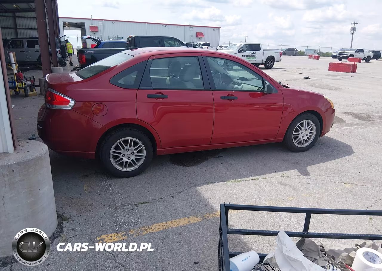 2010 Ford Focus Se VIN:1FAHP3FN0AW122414 - 4