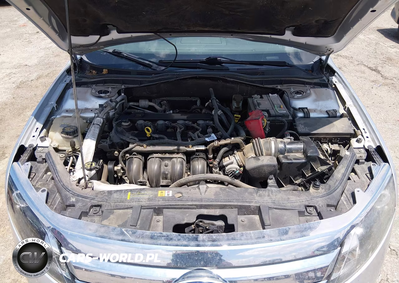 2012 Ford Fusion S VIN:3FAHP0GA6CR150699 - 10