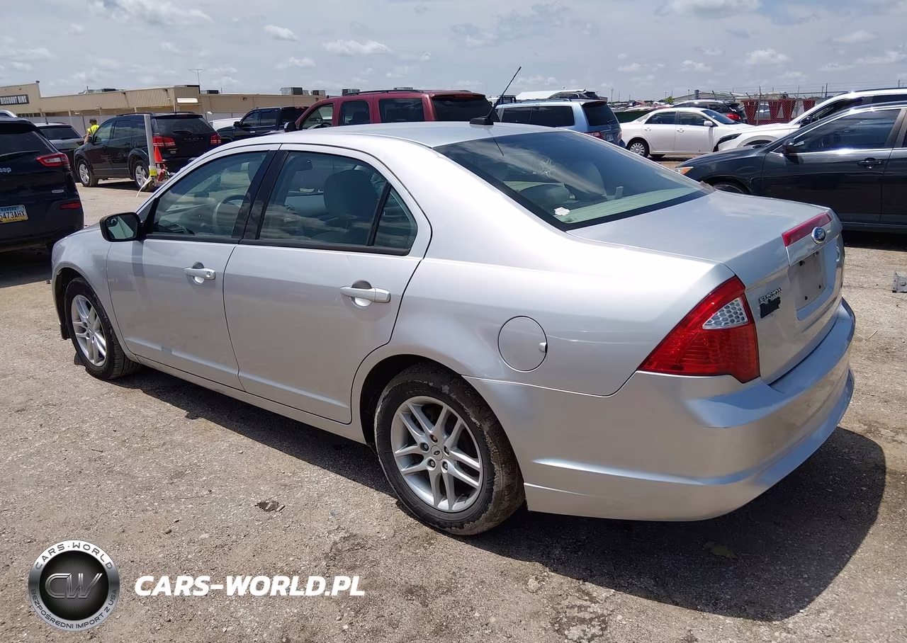 2012 Ford Fusion S VIN:3FAHP0GA6CR150699 - 3
