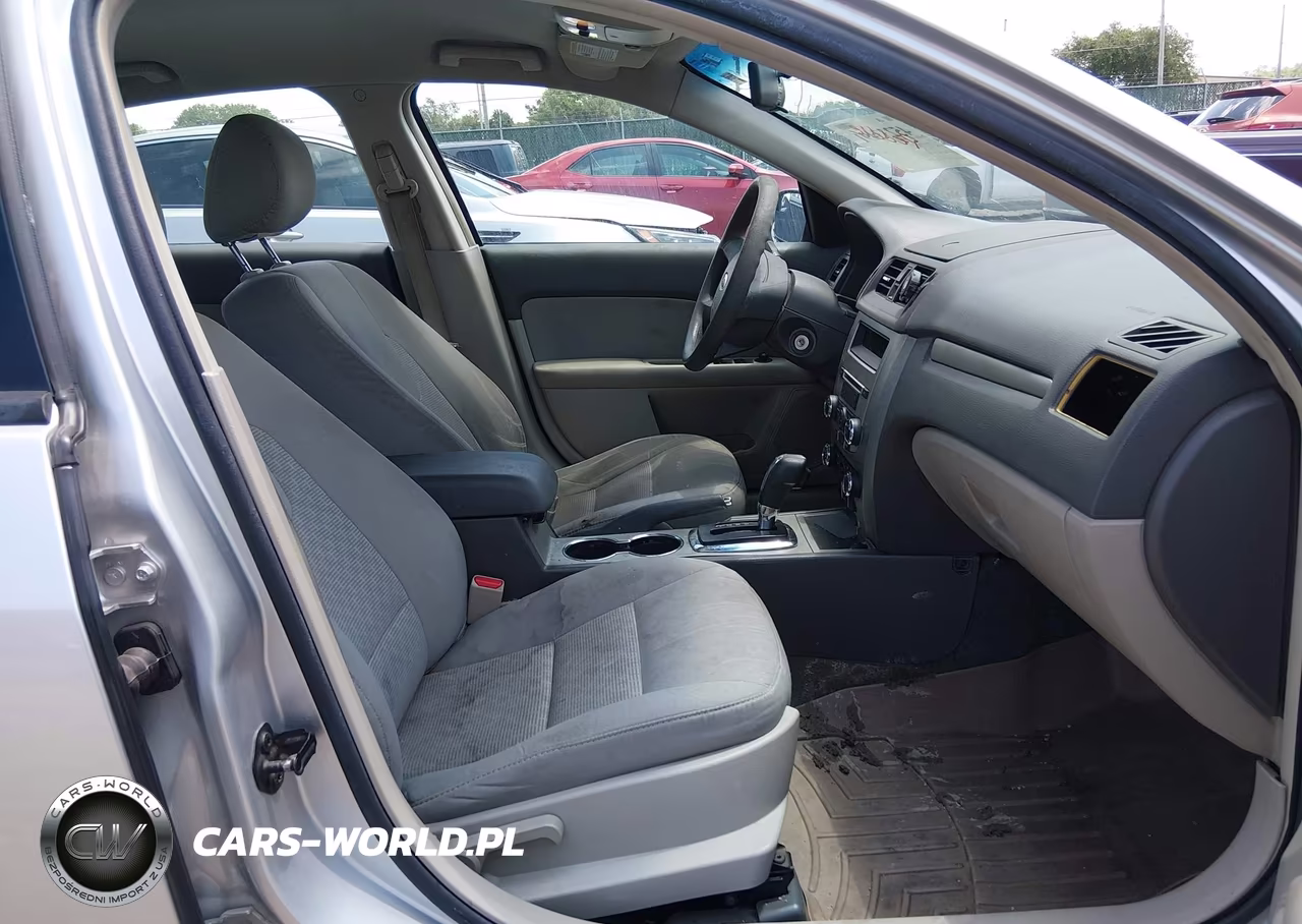 2012 Ford Fusion S VIN:3FAHP0GA6CR150699 - 5