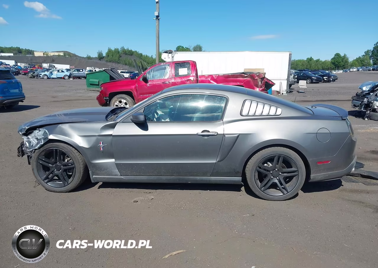 2011 Ford Mustang V6 Premium VIN:1ZVBP8AM2B5106781 - 14