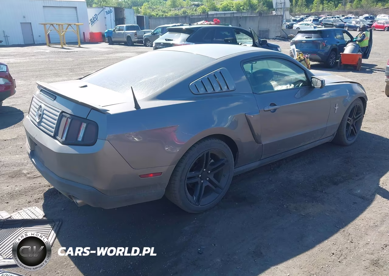 2011 Ford Mustang V6 Premium VIN:1ZVBP8AM2B5106781 - 4