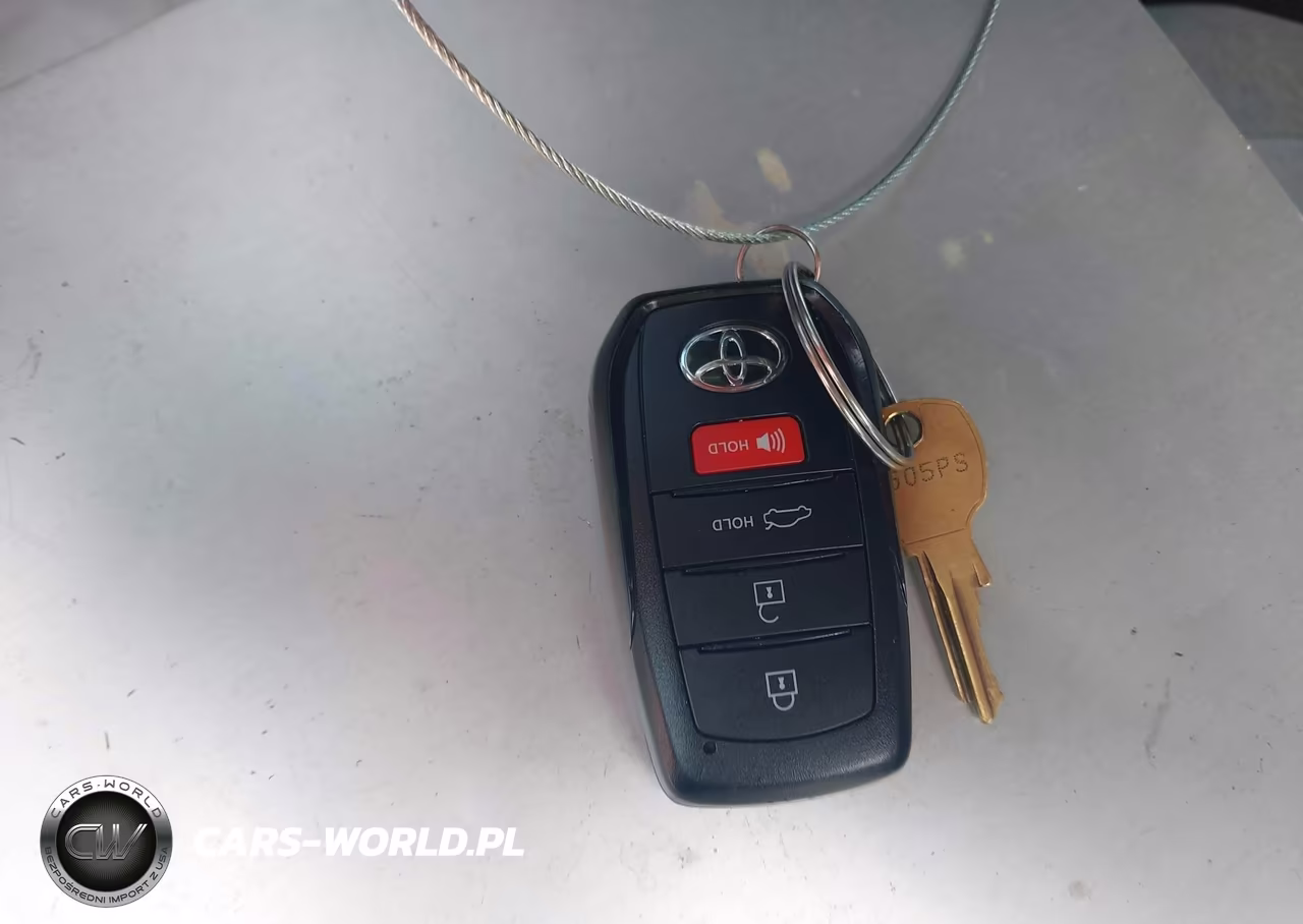 2026 Toyota Camry Le VIN:4T1DAACK1TU694336 - 11