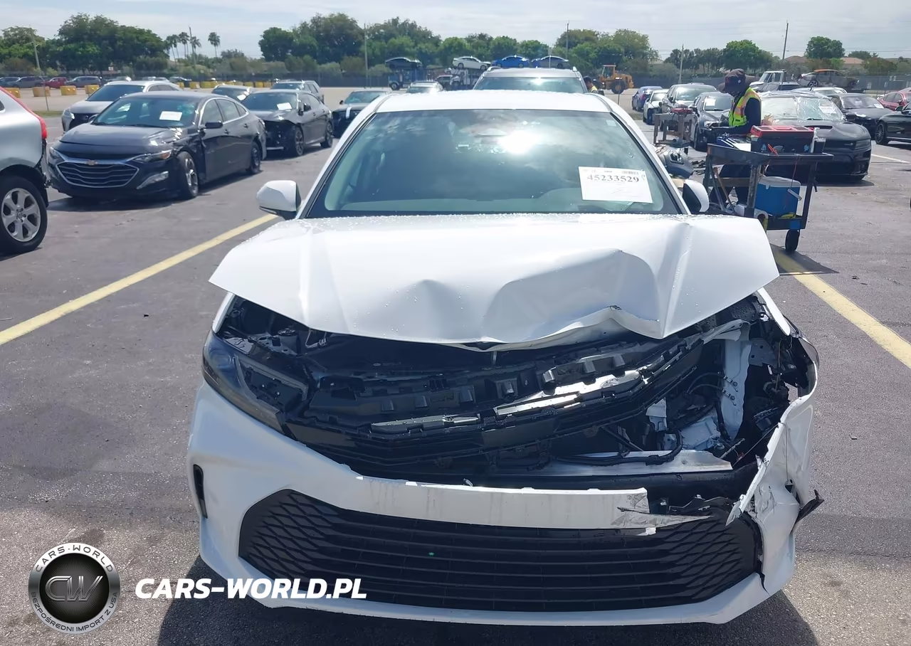 2026 Toyota Camry Le VIN:4T1DAACK1TU694336 - 12