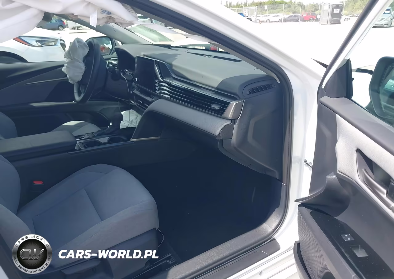 2026 Toyota Camry Le VIN:4T1DAACK1TU694336 - 5
