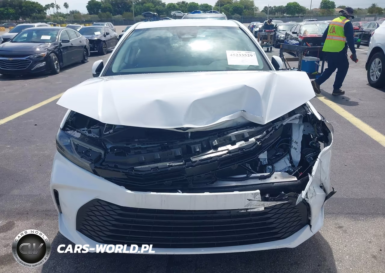 2026 Toyota Camry Le VIN:4T1DAACK1TU694336 - 6