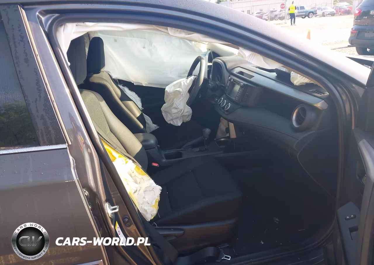 2018 Toyota Rav4 Le VIN:2T3ZFREV6JW511370 - 5
