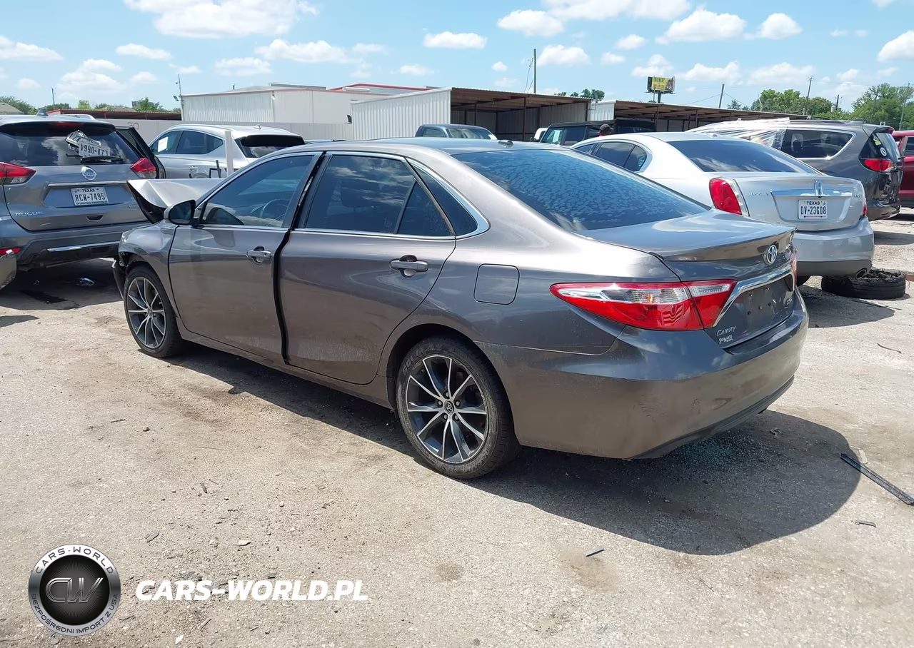 2016 Toyota Camry Xse VIN:4T1BF1FK7GU519387 - 3