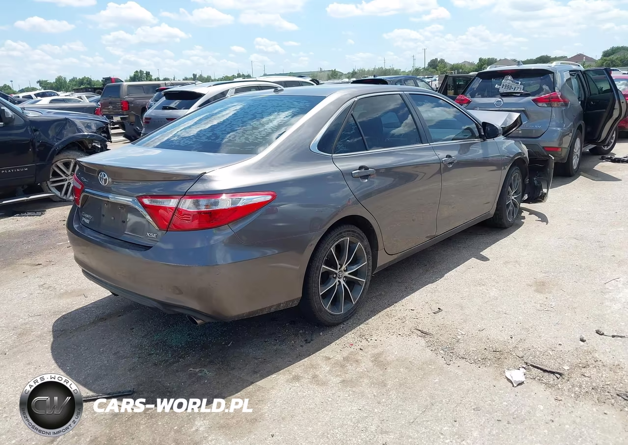 2016 Toyota Camry Xse VIN:4T1BF1FK7GU519387 - 4