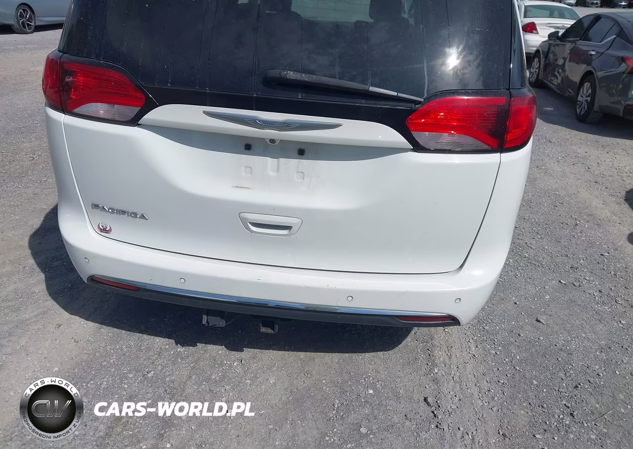 2017 Chrysler Pacifica Touring-L VIN:2C4RC1BG3HR687992 - 20