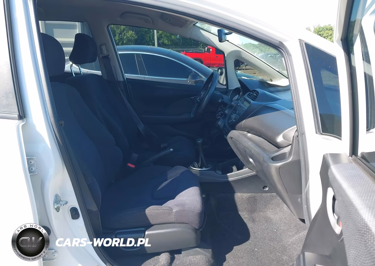 2012 Honda Fit Sport VIN:JHMGE8G51CC021540 - 5