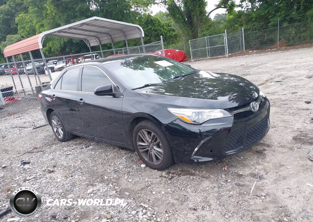 2015 Toyota Camry Se – zdjęcie 1 z 17