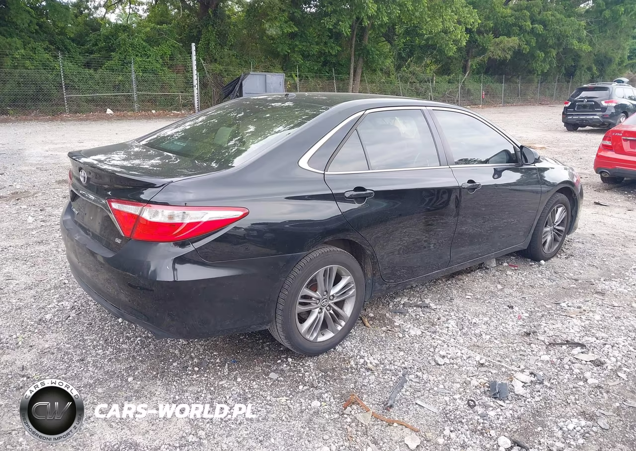 2015 Toyota Camry Se VIN:4T1BF1FK8FU053290 - 4