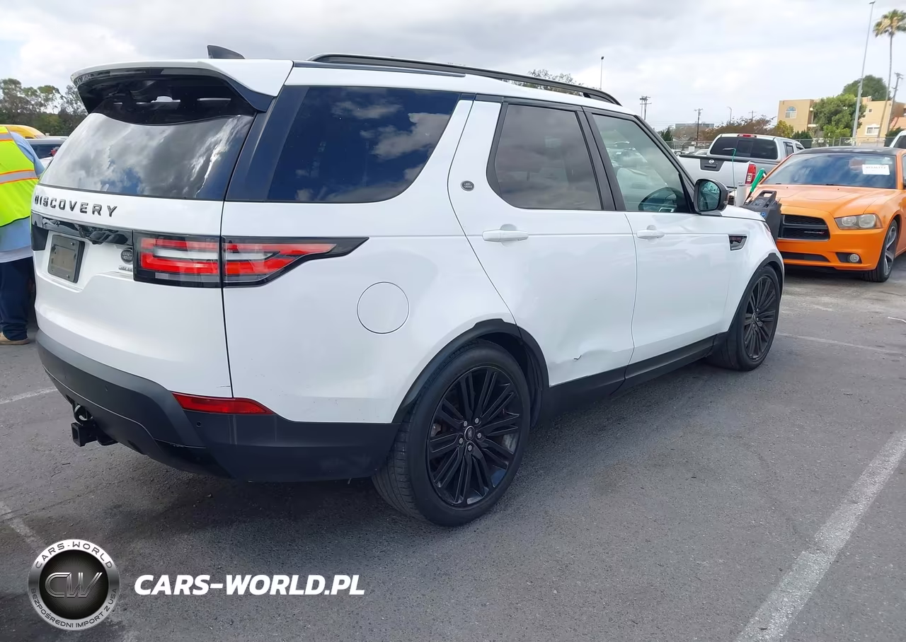 2017 Land Rover Discovery Hse VIN:SALRRBBV4HA044230 - 4
